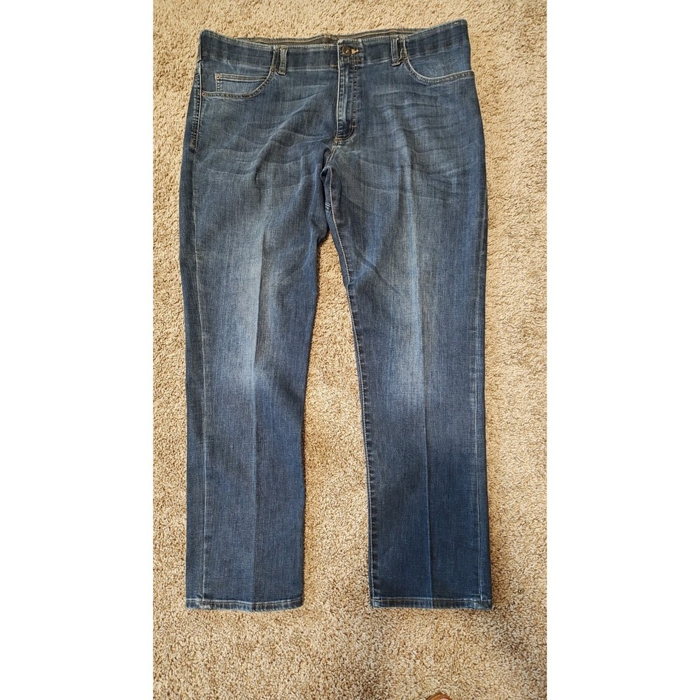 Lee Extreme Motion Men Jeans 42 x 32 Straight Fit Blue Medium Wash Stretch
